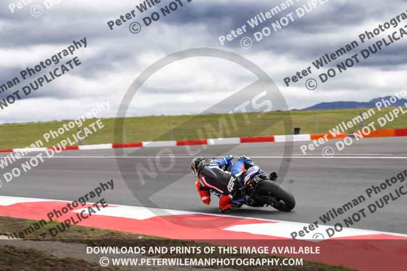 cadwell no limits trackday;cadwell park;cadwell park photographs;cadwell trackday photographs;enduro digital images;event digital images;eventdigitalimages;navarra;no limits trackdays;peter wileman photography;racing digital images;trackday digital images;trackday photos
